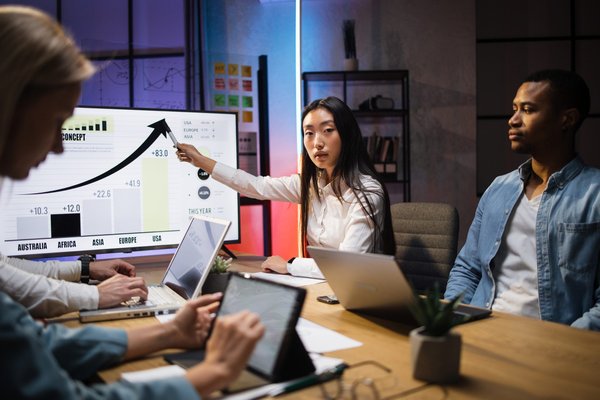 ¿Qué papel juega el análisis de sentimientos en la mejora de productos y servicios al consumidor?